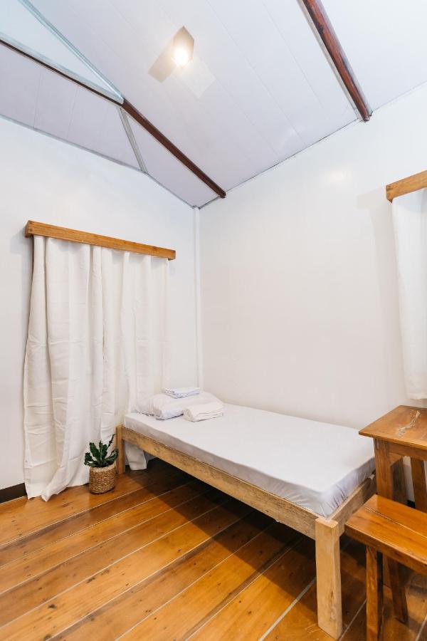 ג'נרל לונה Higala Hostel Siargao מראה חיצוני תמונה